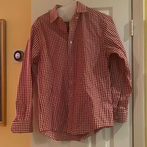 Red/white checkered vineyard vines button down